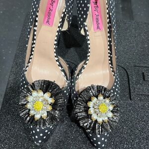 Betsey Johnson Heels Size 9 New (no box)